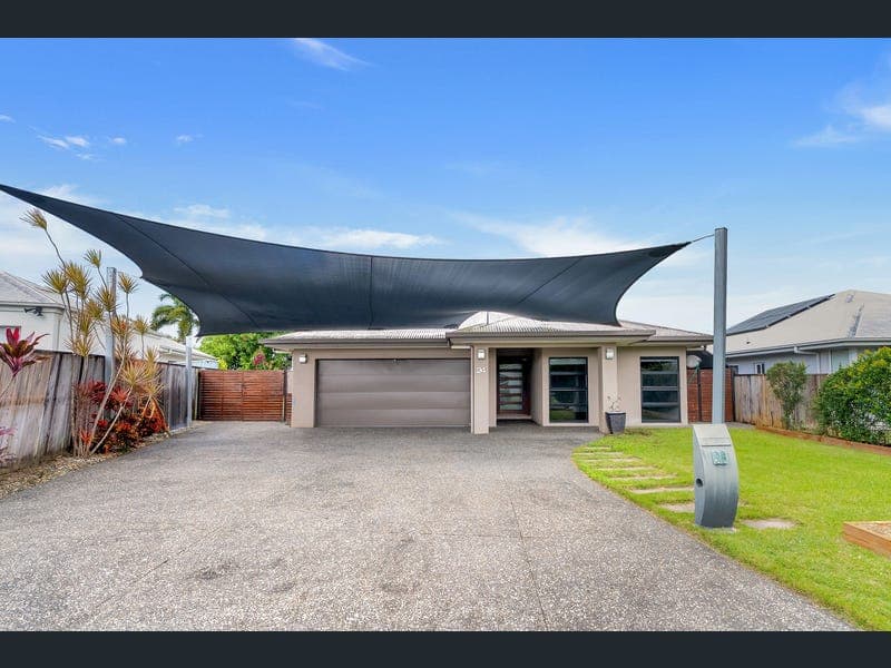 24 Seaways Street, Trinity Beach — photo 1 of 5