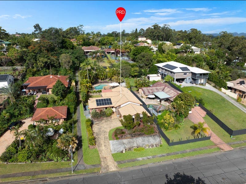 18 Watford Crescent, Molendinar — photo 1 of 5