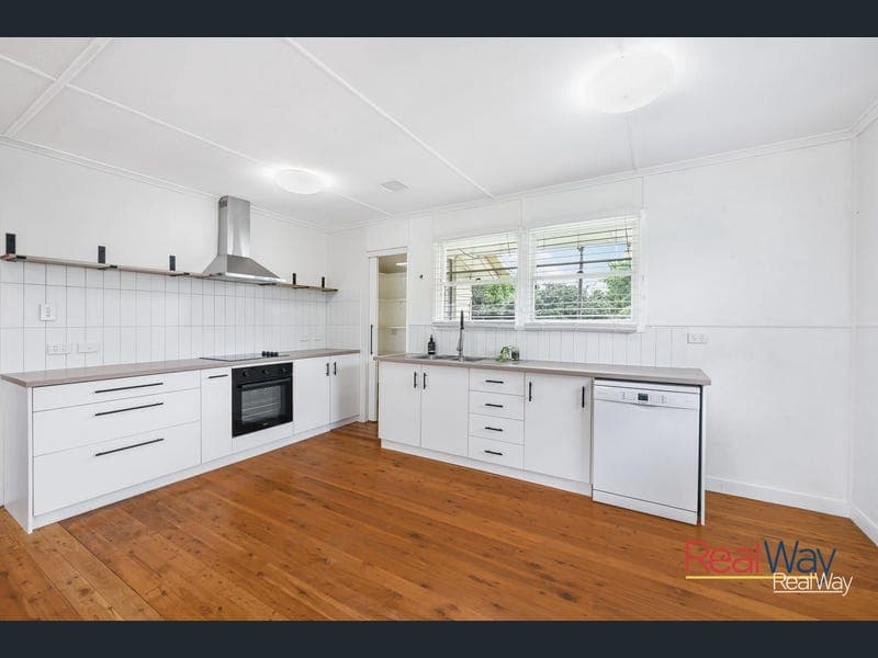 14 Gleeson Crescent, Harlaxton — photo 1 of 5