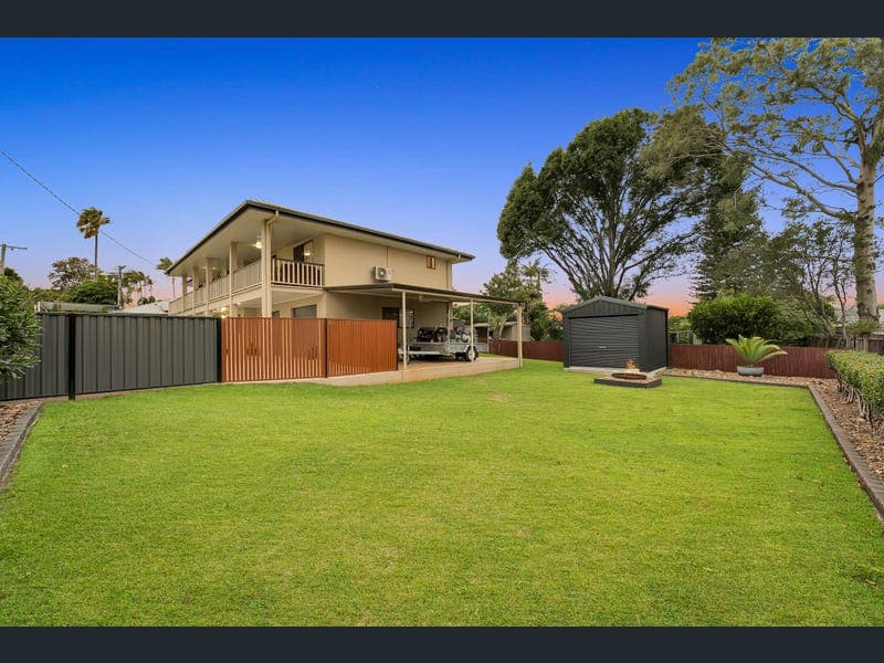 4 Myer Street, Redland Bay — photo 1 of 5