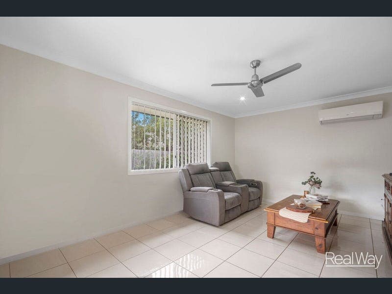 19 Ribbonwood Street, Ripley — photo 1 of 5