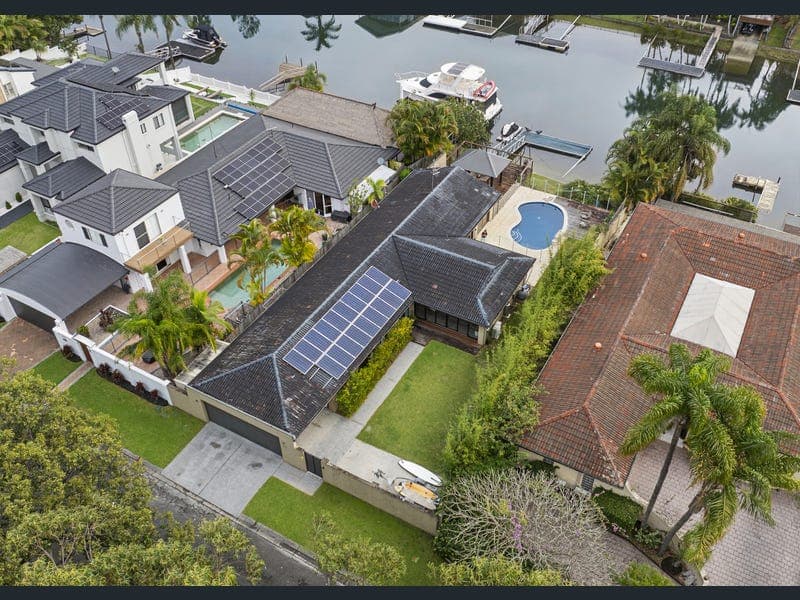 24 Coolong Crescent, Carrara — photo 1 of 5