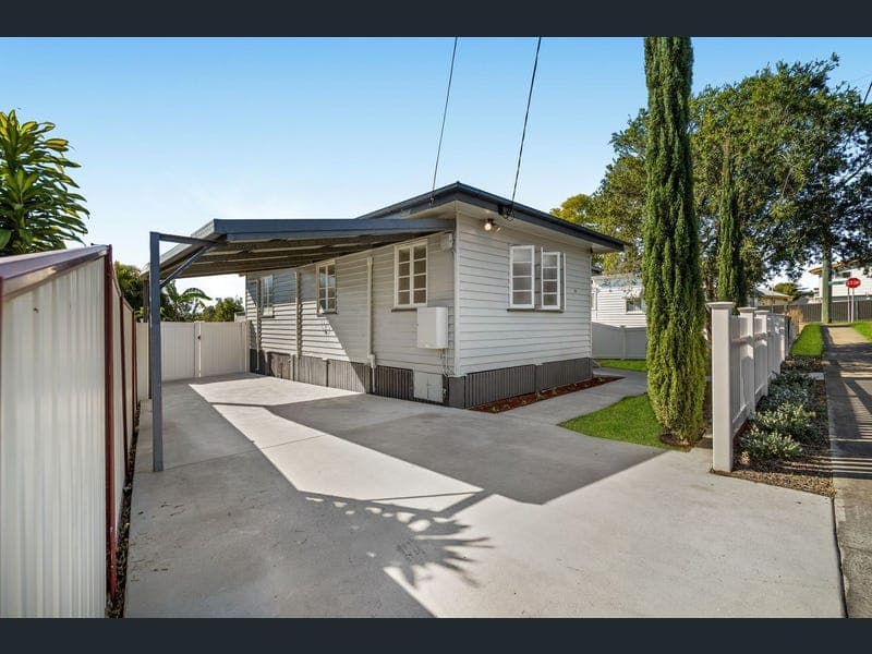 32 Wattle Street, North Booval — photo 1 of 5