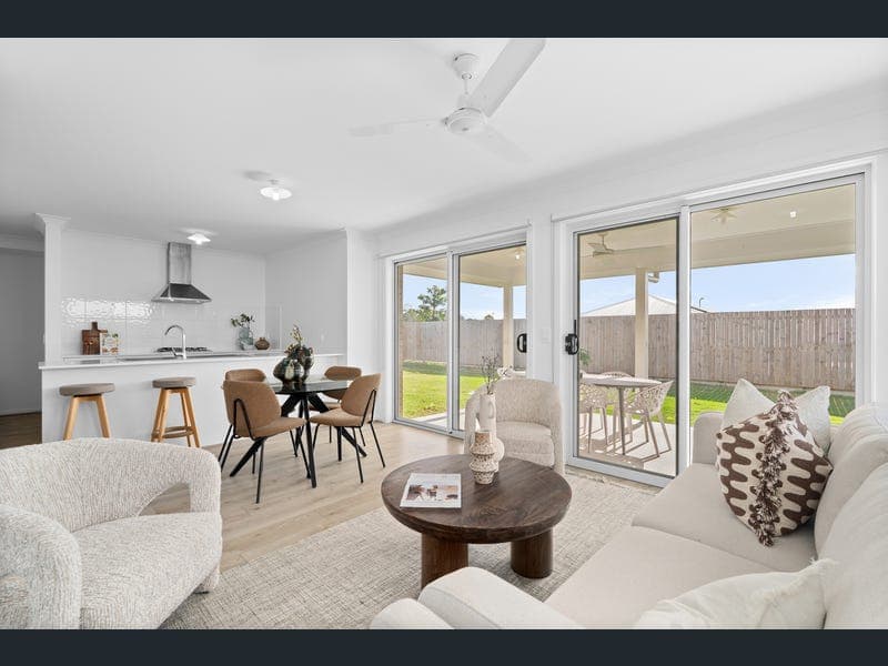 1 Redberry Crescent, Morayfield — photo 1 of 5