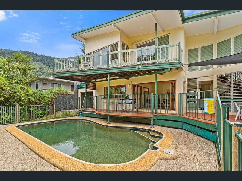 6 Marti Street, Bayview Heights — photo 1 of 5