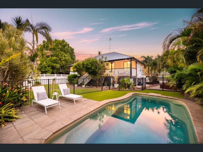 35 Fourwinds Avenue, Coolum Beach — photo 1 of 5