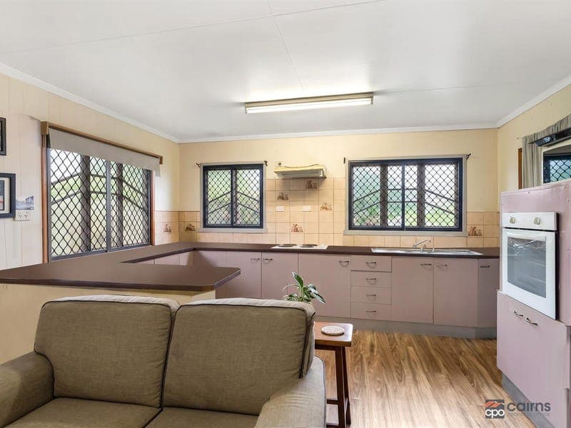 28 English Street, Manunda — photo 1 of 5