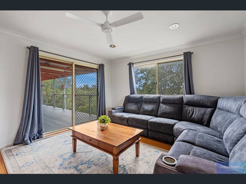 8 Bingo Street, Holmview — photo 1 of 5