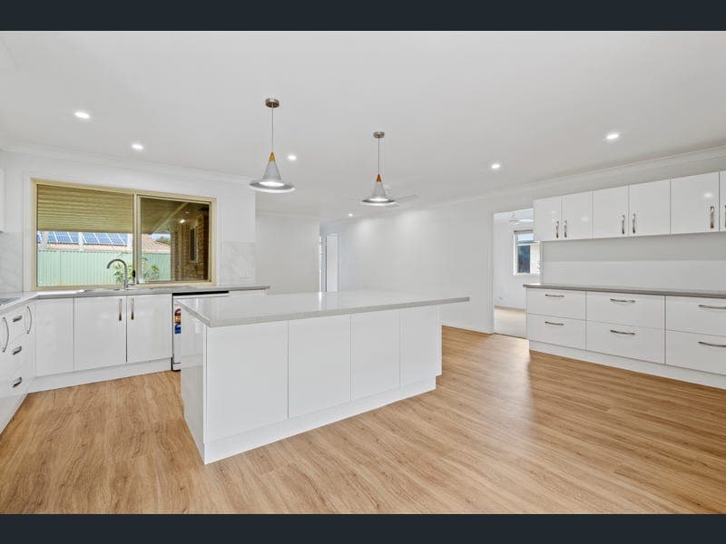 253 Colburn Avenue, Victoria Point — photo 1 of 5