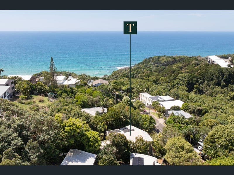 4 Sandy Cove Crescent, Coolum Beach — photo 1 of 5
