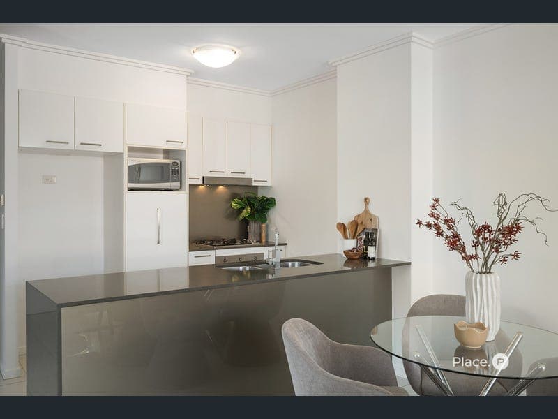 8/64 Barton Road, Hawthorne — photo 1 of 5