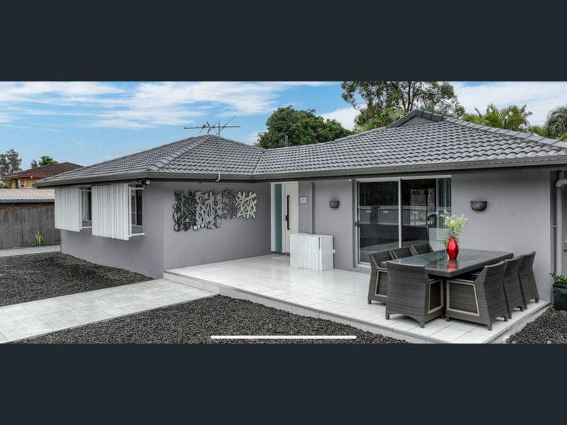 134 Middle Road, Boronia Heights — photo 1 of 5