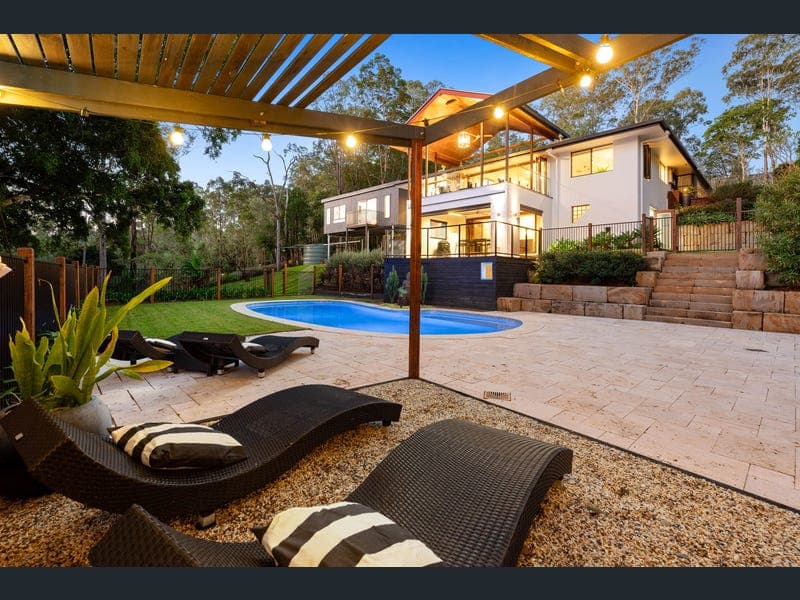 106 Boscombe Road, Brookfield — photo 1 of 5