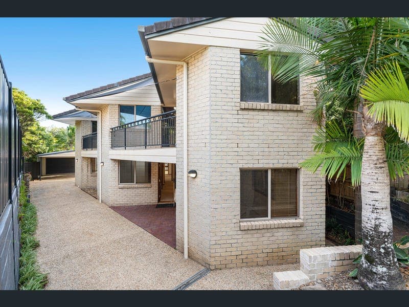 241 Ernest Street, Lota — photo 1 of 5