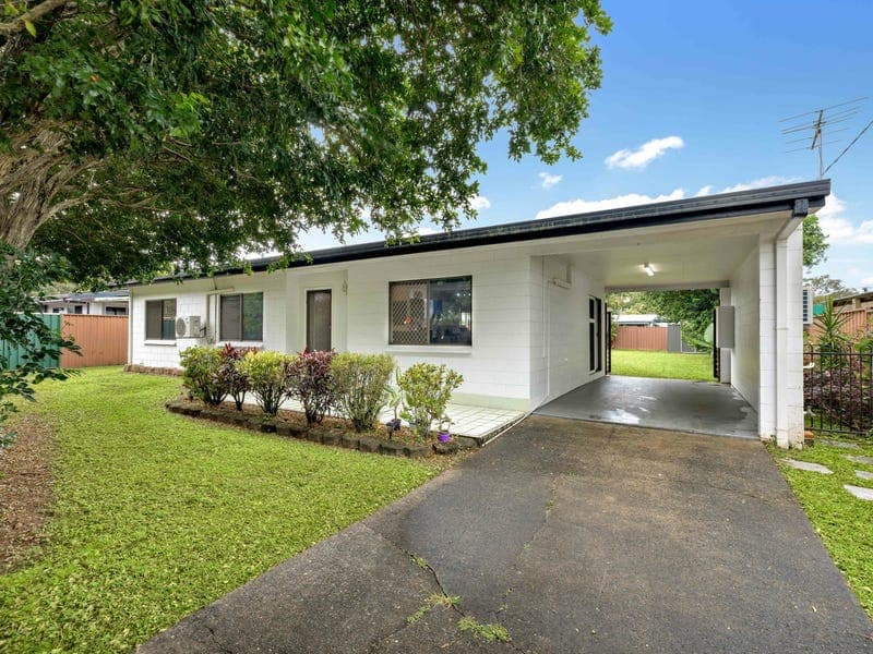 14 Anderson Road, Woree — photo 1 of 5
