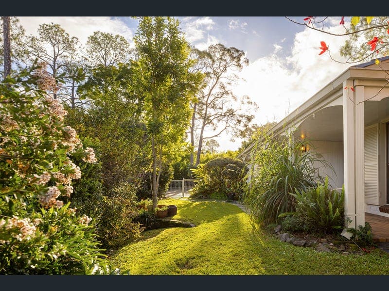 9 Edale Street, Kenmore — photo 1 of 5