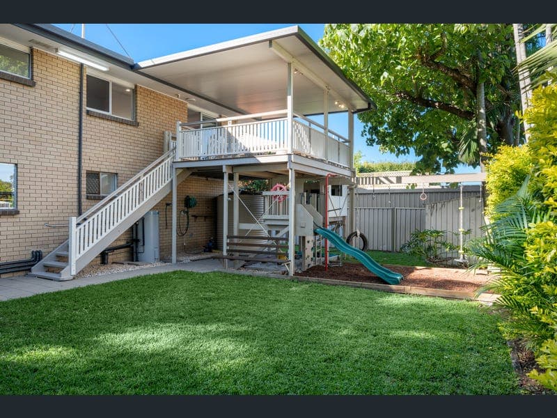 23 Edmondson Street, Corinda — photo 1 of 5