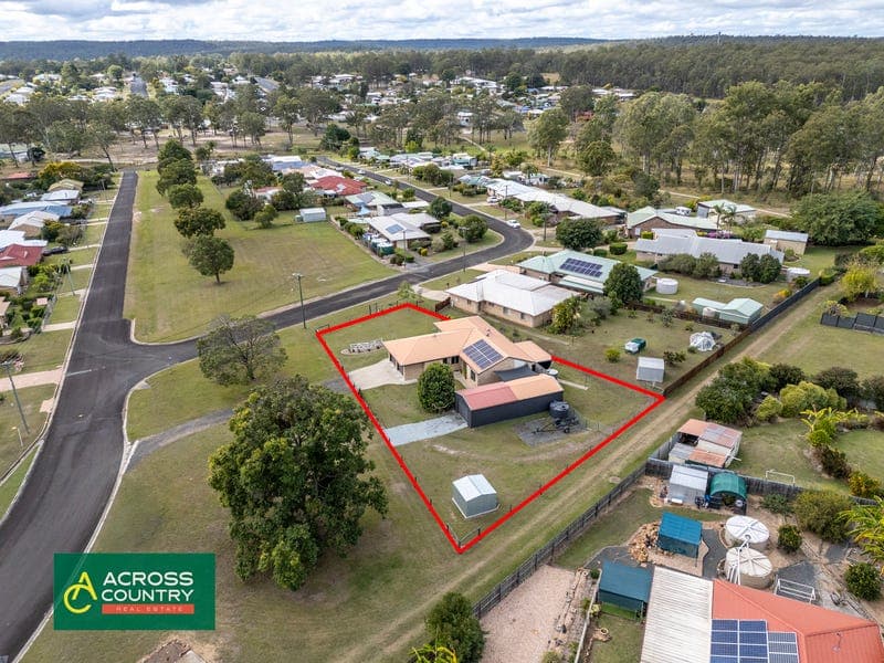 32 Burns Crescent, Wondai — photo 1 of 5