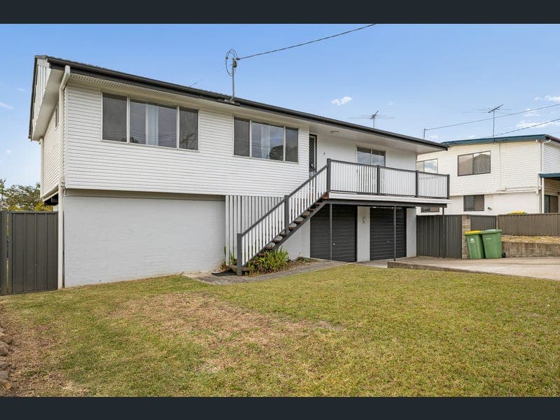 9 Wills Street, Woodridge — photo 1 of 5