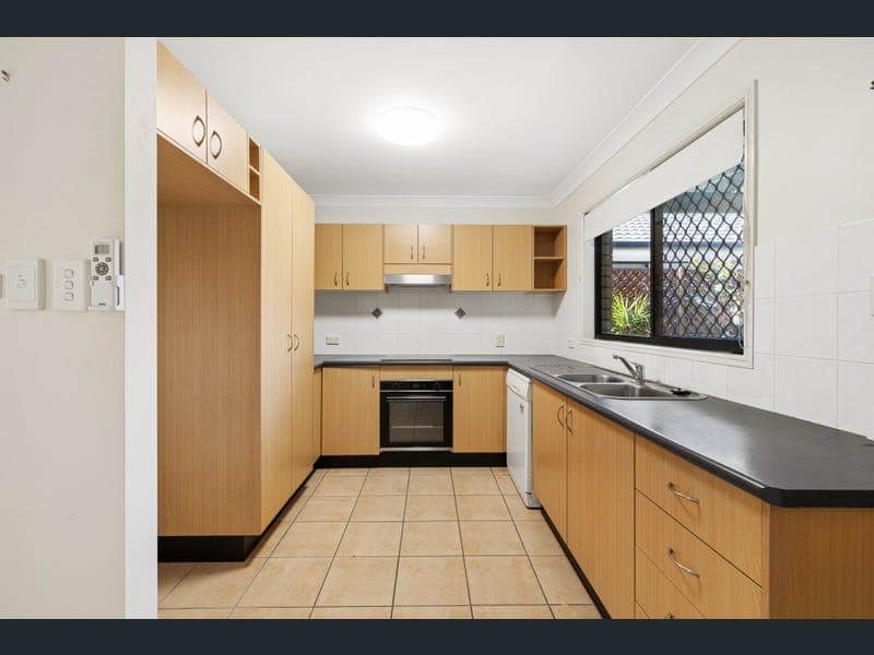 12 Whitfield Crescent, North Lakes — photo 1 of 5