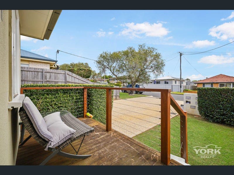 1/4A Rose Street, Wilsonton — photo 1 of 5