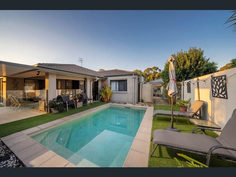 24 Kingsmill Circuit, Peregian Springs — photo 1 of 5