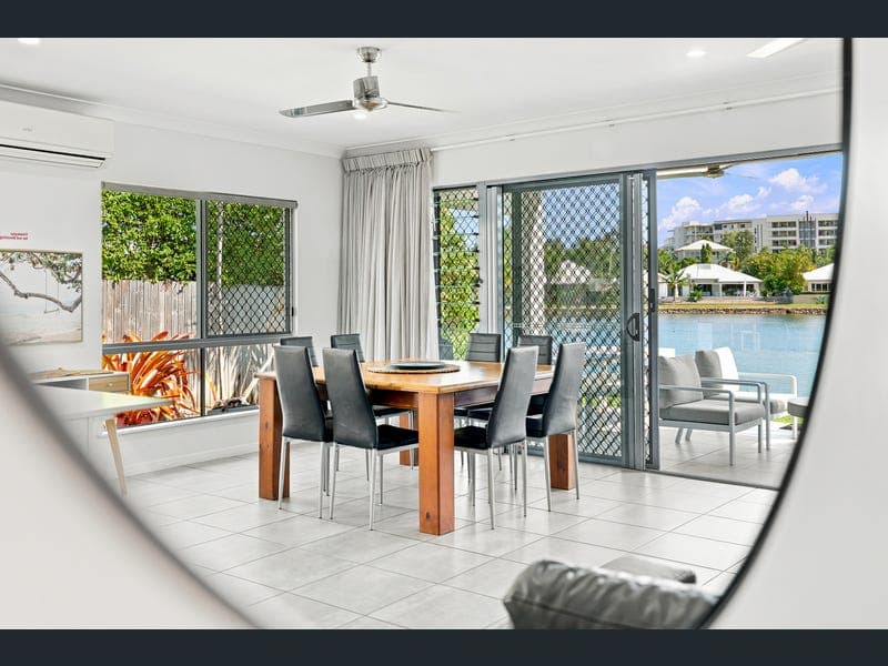 14 Bluewater Lane, Trinity Beach — photo 1 of 5