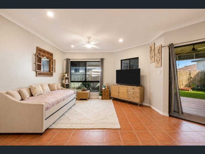 17 Bracken Place, Currimundi — photo 1 of 5
