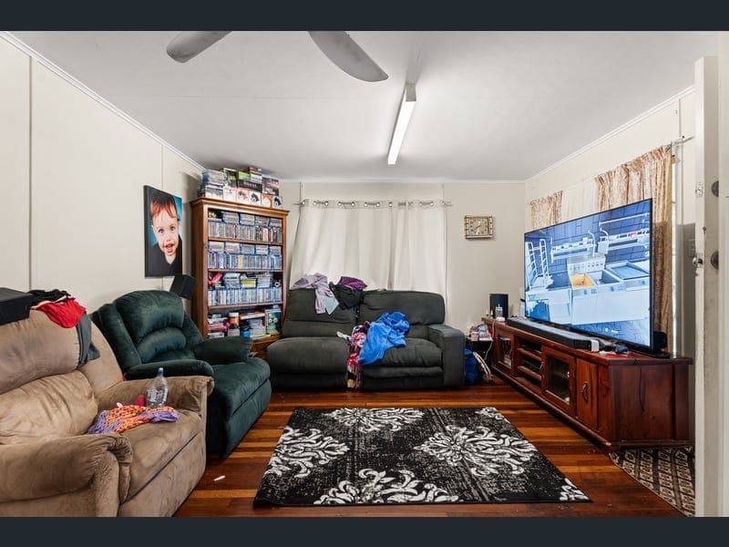 2 Railway Street, Tiaro — photo 1 of 5