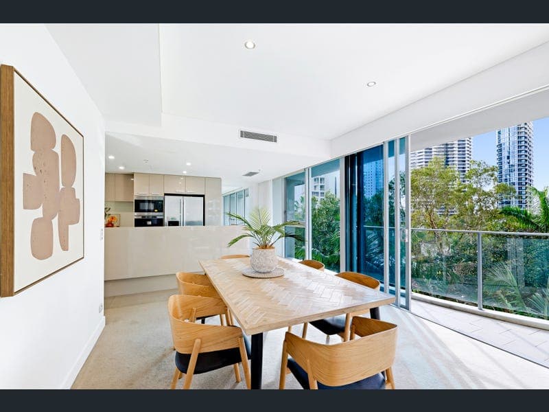 402/25 Breaker Street, Main Beach — photo 1 of 5