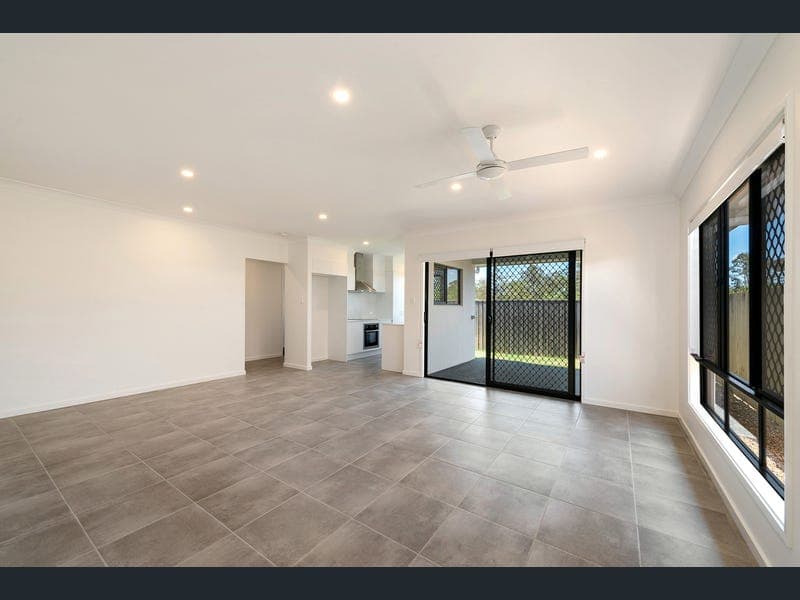 32 Flint Place, Park Ridge — photo 1 of 5