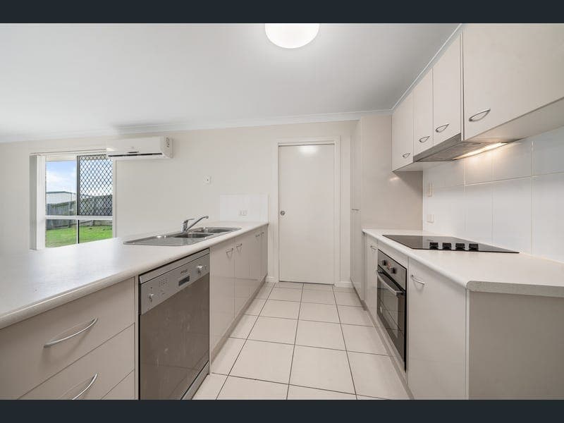 24 Wandoo Crescent, Westbrook — photo 1 of 5