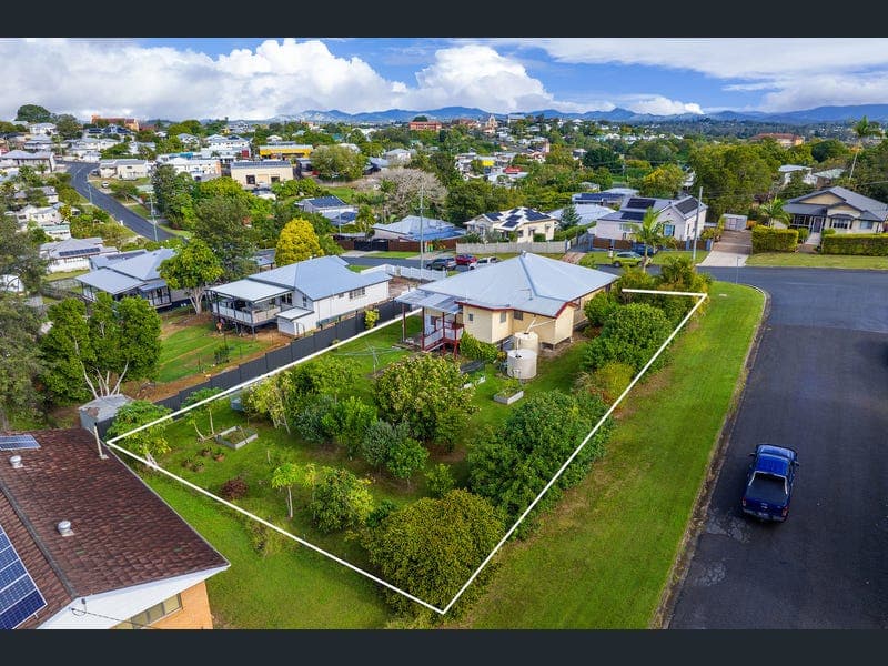 17 Power Street, Gympie — photo 1 of 5