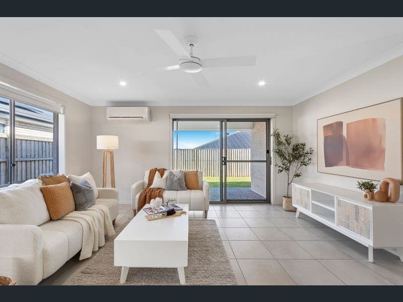 4 Eucalyptus St, Greenbank — photo 1 of 5