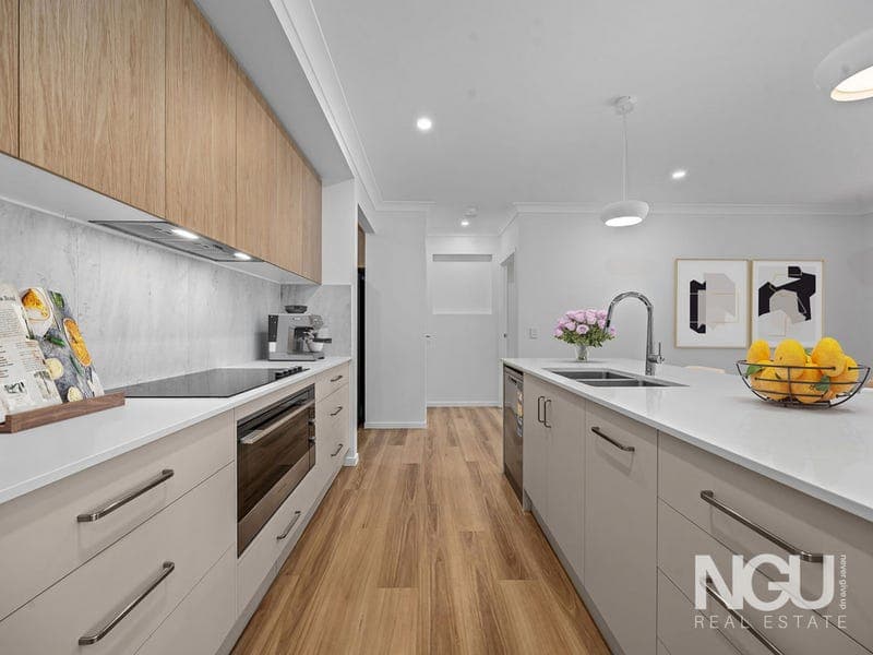 9 Sunrise Court, Hatton Vale — photo 1 of 5