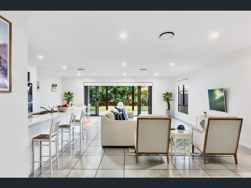 46 Queen Street, Redland Bay — photo 1 of 5
