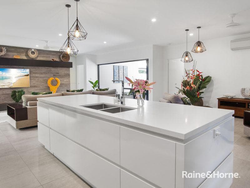 36 Sorrento Crescent, Port Douglas — photo 1 of 5