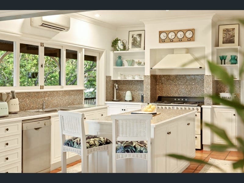 1 Thiesfield Street, Fig Tree Pocket — photo 1 of 5