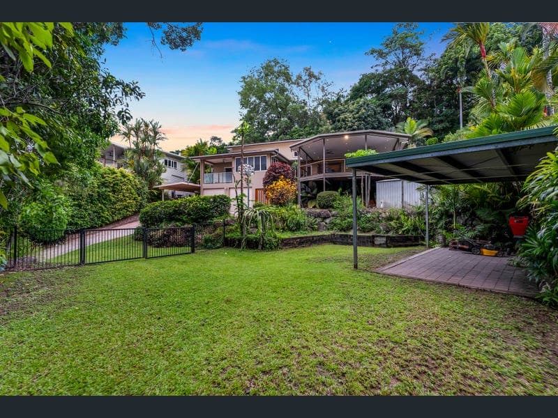 17 Minerva Avenue, Mooroobool — photo 1 of 5