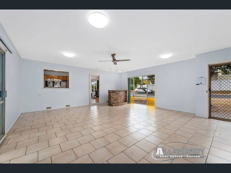 22 Yates Street, Gatton — photo 1 of 5