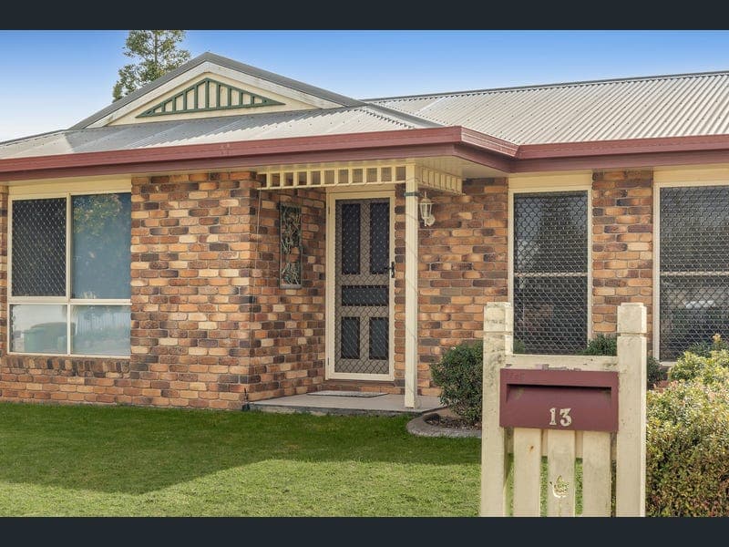 13 Strathconan Drive, Glenvale — photo 1 of 5