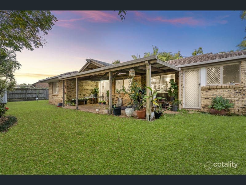 23 Westwood Drive, Hillcrest — photo 1 of 5