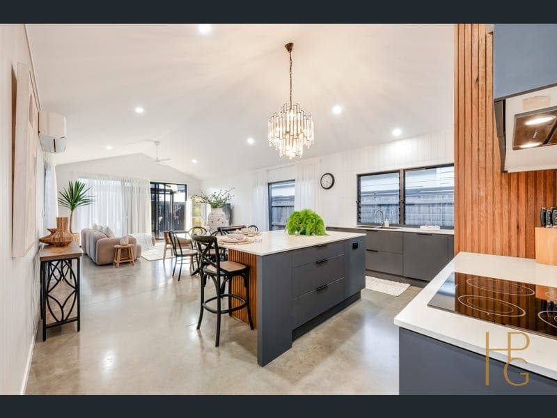 11 Headlands Esplanade, Innes Park — photo 1 of 5