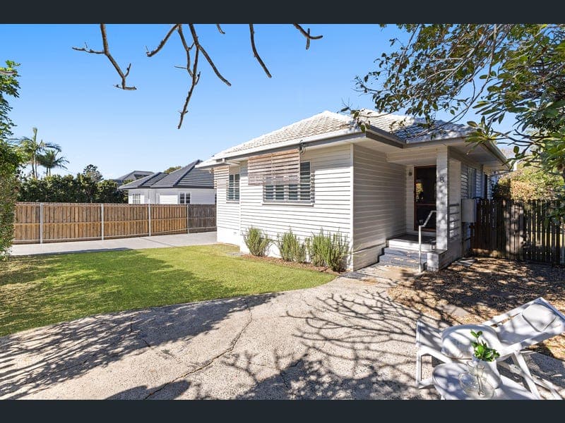 8 MYLNE STREET, Chermside — photo 1 of 5