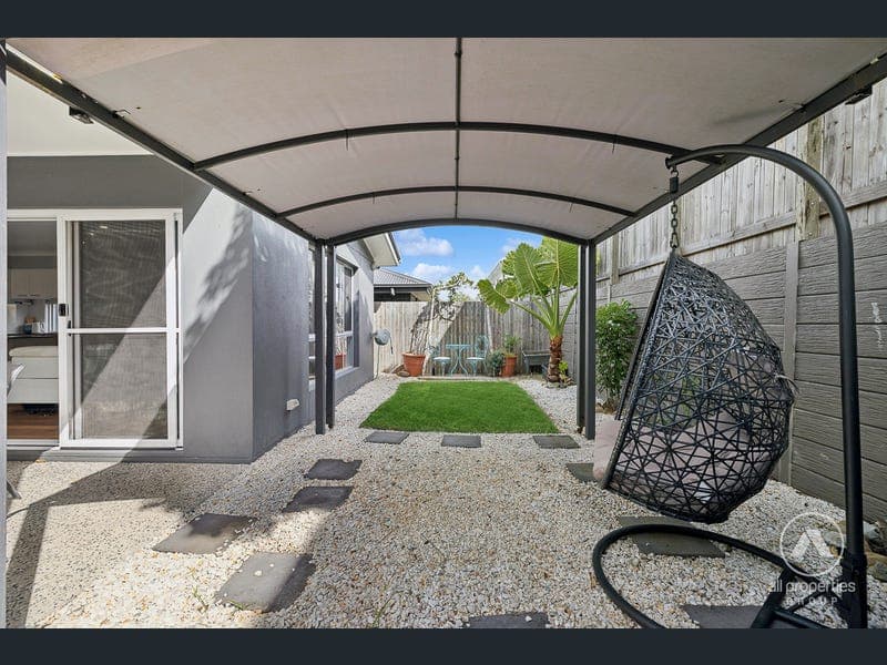 3 Leaf Street, Greenbank — photo 1 of 5