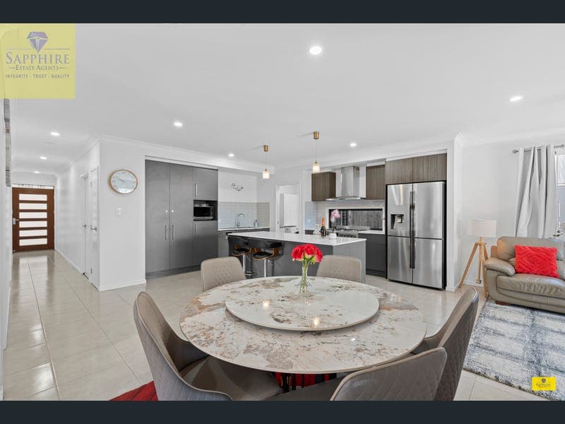 28 Arravanda Crescent, Pallara — photo 1 of 5