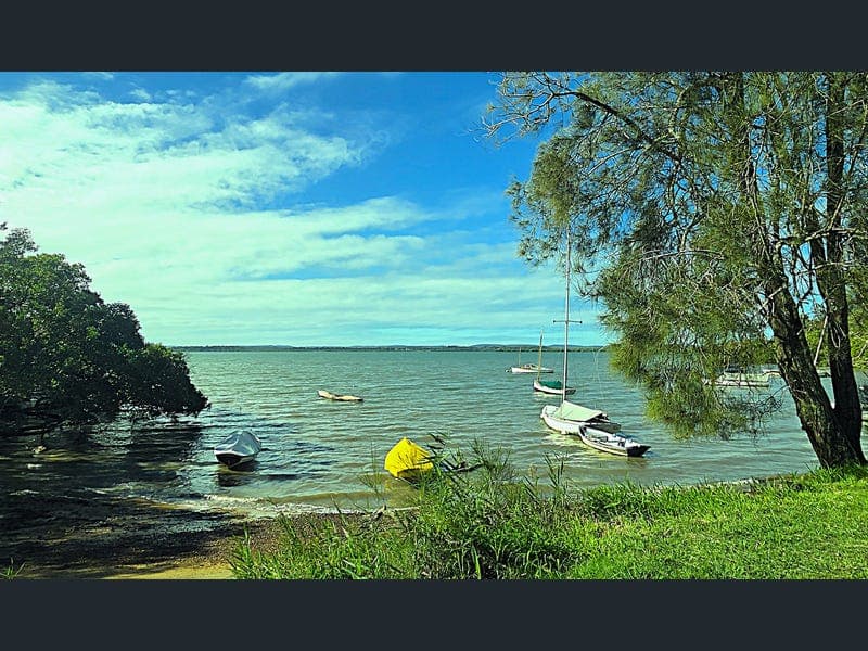10 Tina Street, Redland Bay — photo 1 of 5