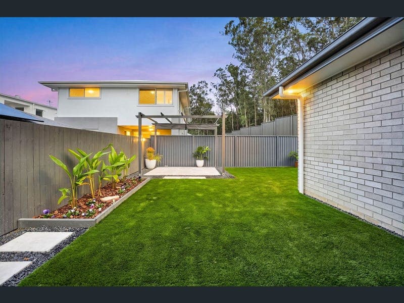 71 Capilano Way, Spring Mountain — photo 1 of 5