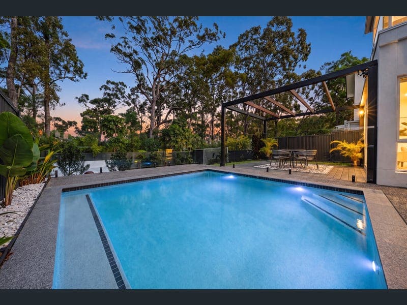 20 The Crescent, Ashmore — photo 1 of 5
