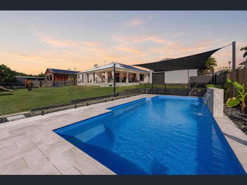 8 Marine Parade, Bowen — photo 1 of 5